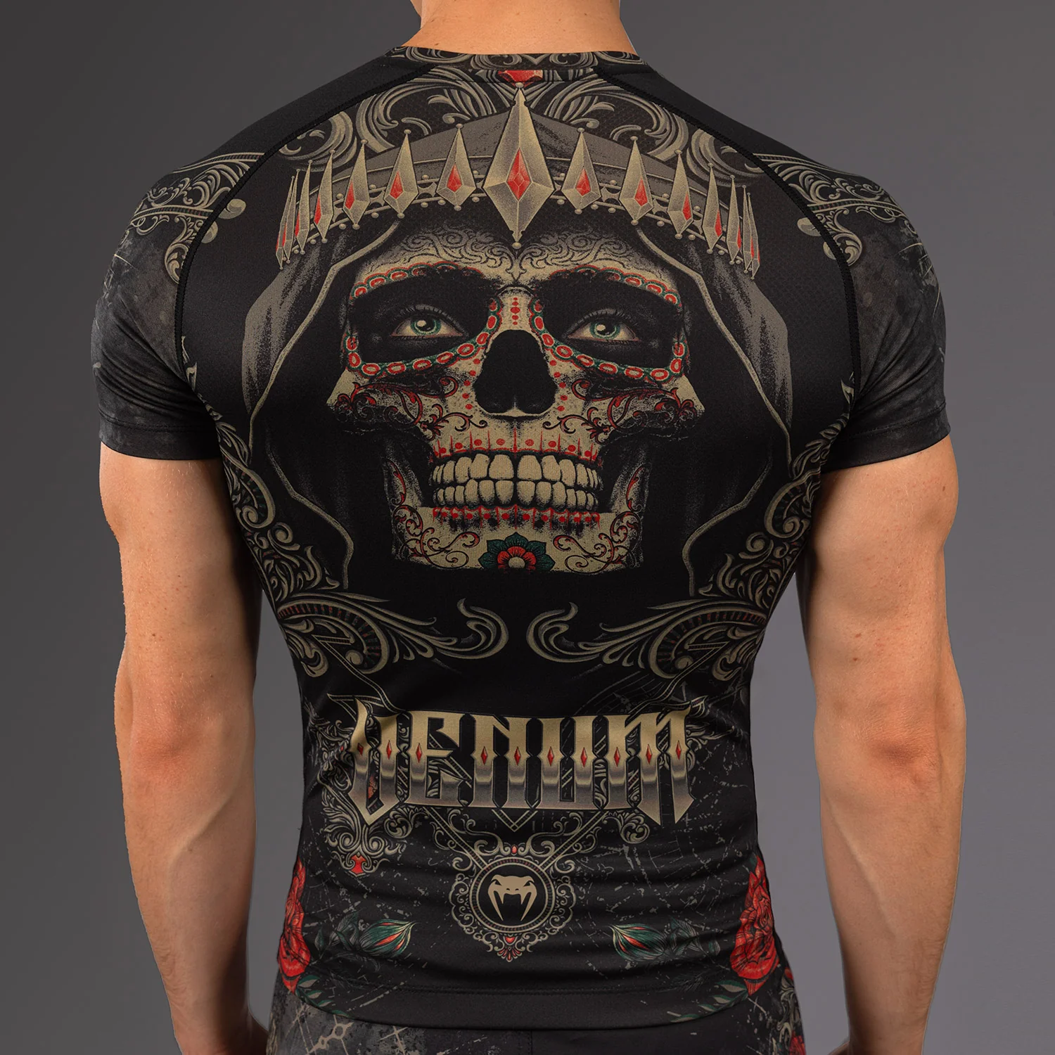 Venum Santa Muerte 5.0 Herren Kurzarm Rashguard - Tiefes Schwarz/Gold - Image 5