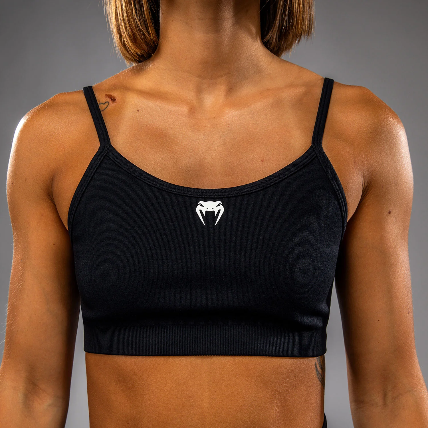 Venum Sculpt Women’s Sport-BH – Schwarz/Weiß - Image 4