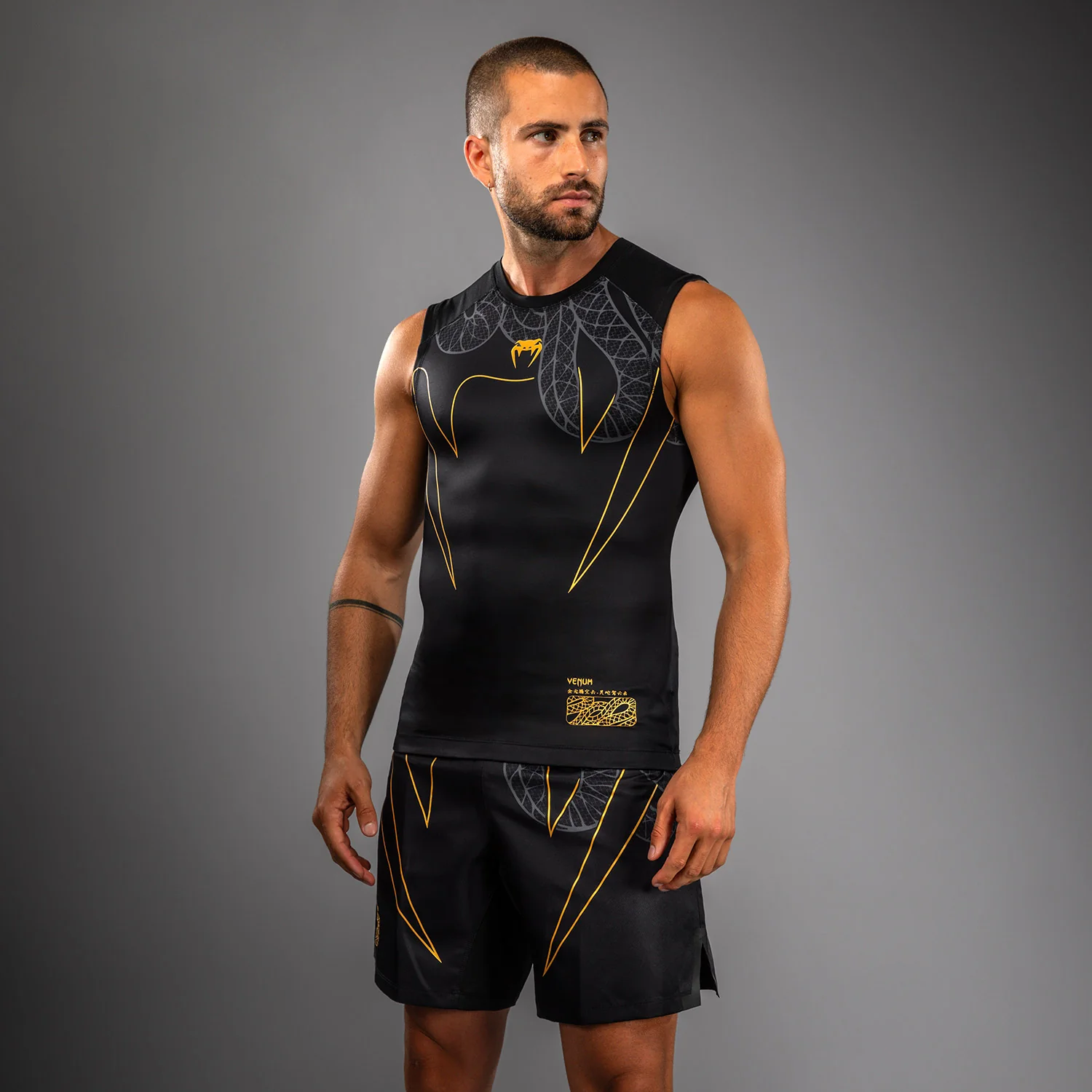 Venum Serpenti Ärmelloses Rashguard – Schwarz/Silber/Gold
