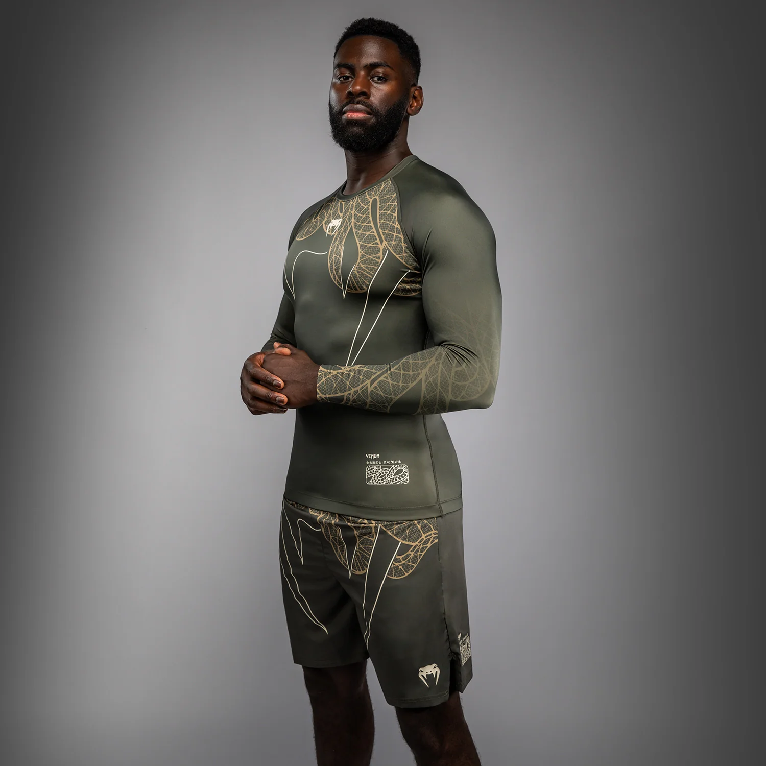 Venum Serpenti Langarm Rashguard – Khaki/Bronze/Ivory - Image 2