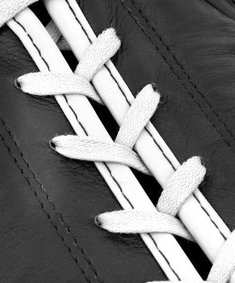 Venum Shield Custom Professional Boxhandschuhe mit Schnürsenkeln - Image 8