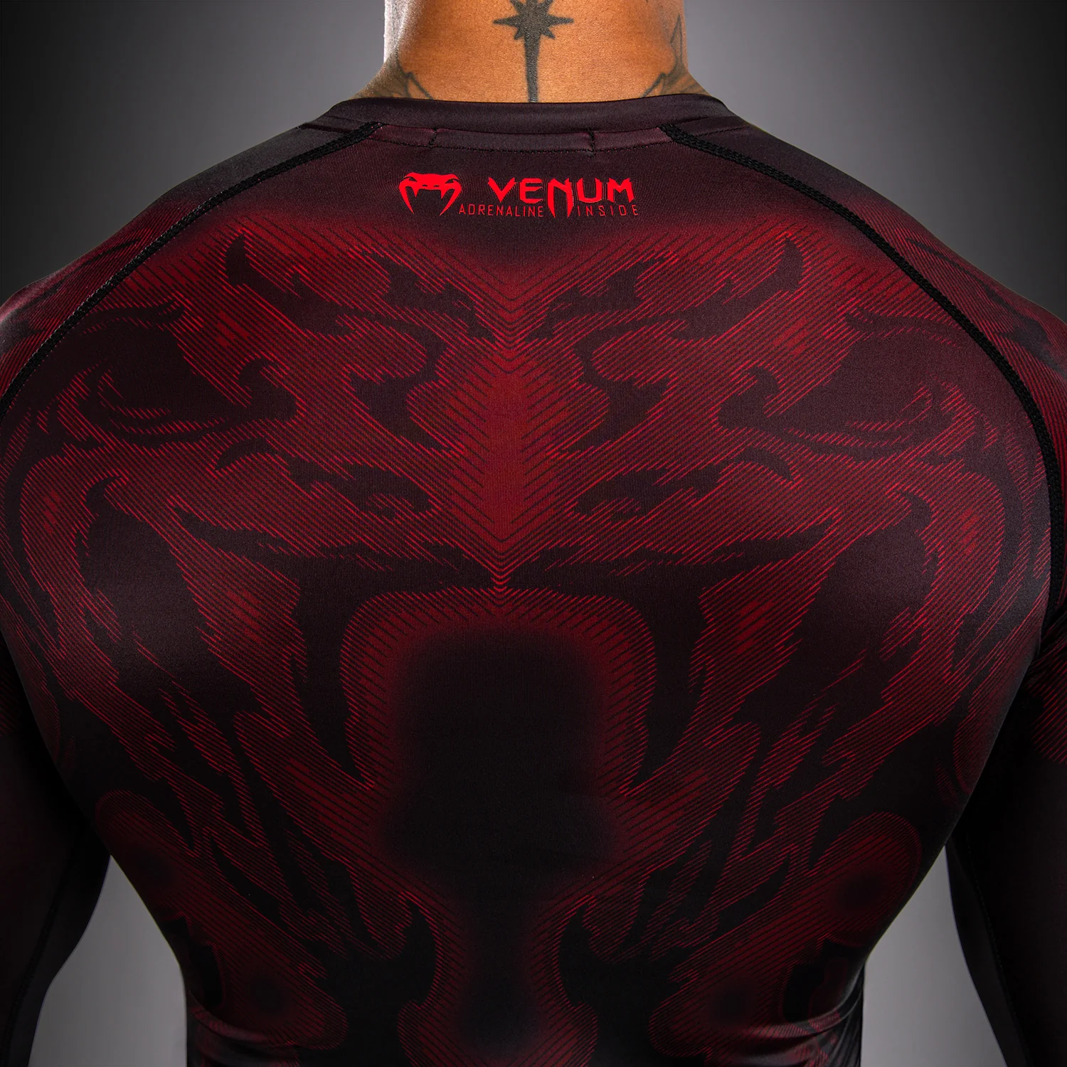 Venum Spectre Langarm Rashguard – Schwarz/Rot - Image 7