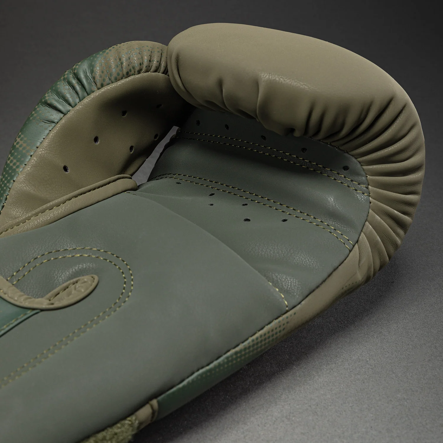 Venum Stealth Boxhandschuhe Khaki/Dunkelgrün - Image 3