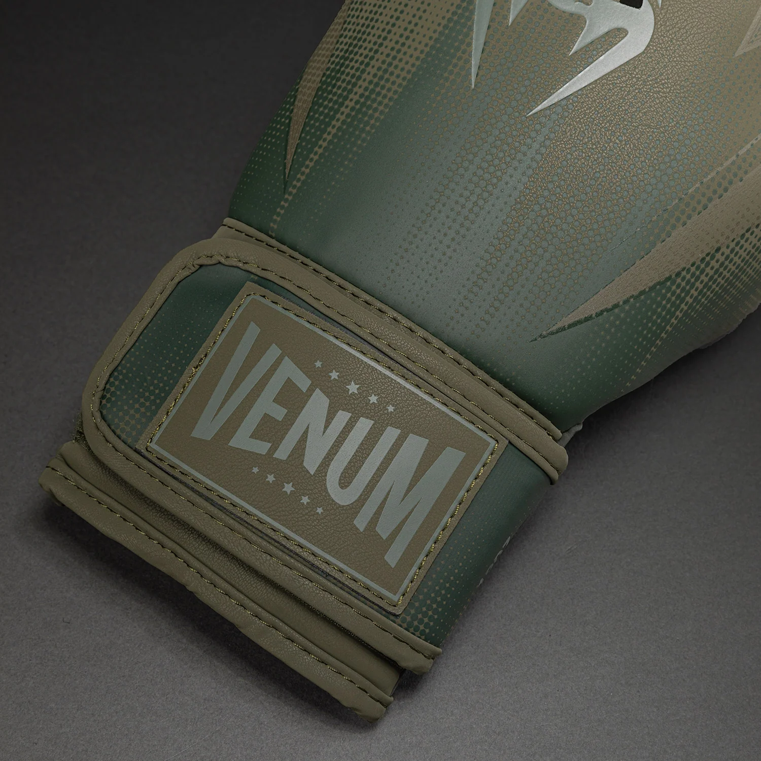 Venum Stealth Boxhandschuhe Khaki/Dunkelgrün - Image 4