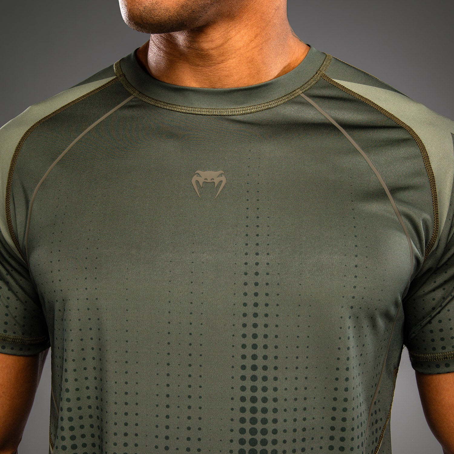 Venum Stealth Dry-Tech-T-Shirt – Khaki/Dunkelgrün - Image 5