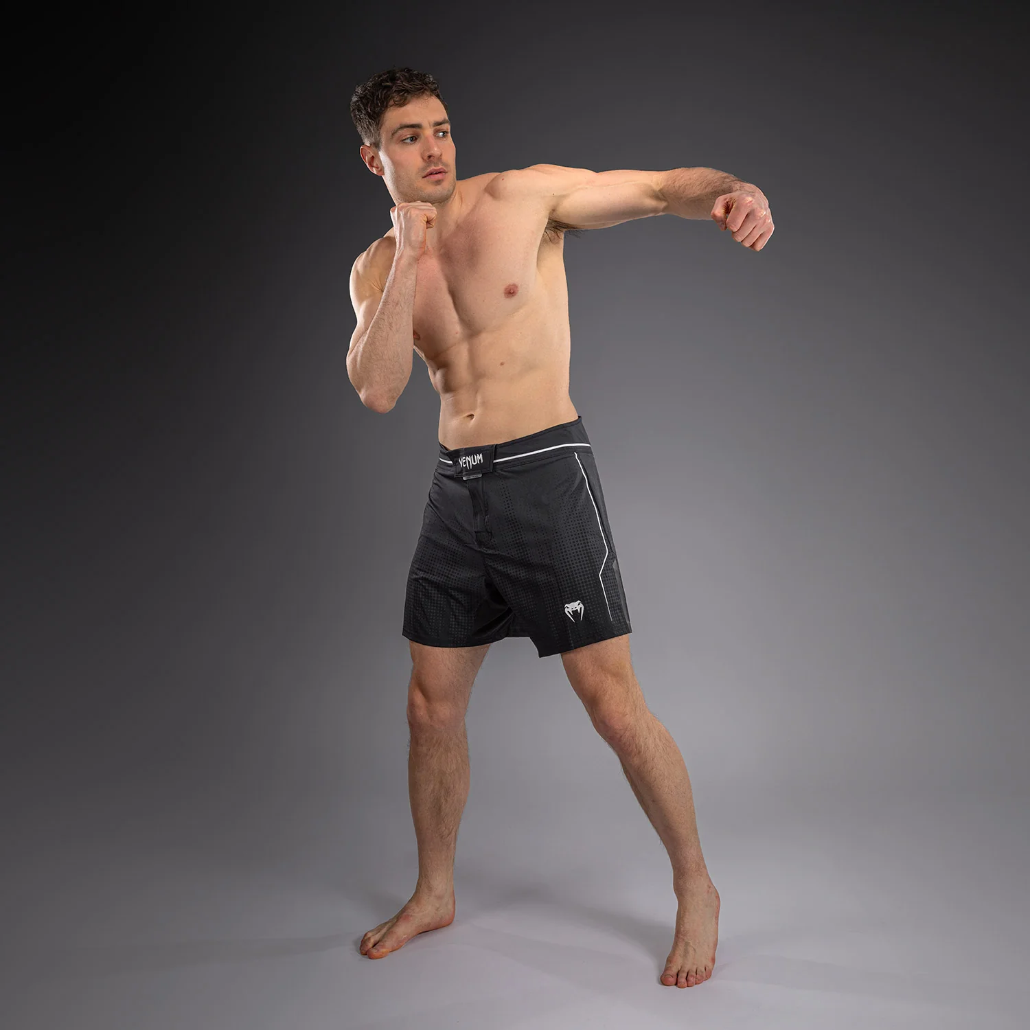 Venum Stealth Fightshorts – Schwarz/Weiß - Image 2