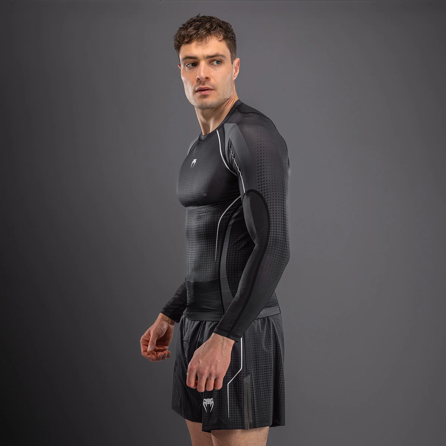 Venum Stealth Langarm Rashguard – Schwarz/Weiß - Image 3