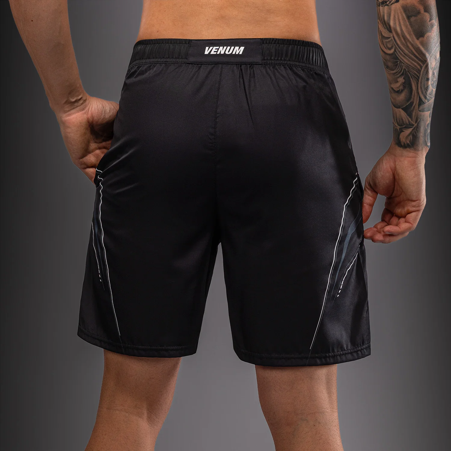 Venum Streamline Dry-Tech T-Shirt – Schwarz/Weiß - Image 5