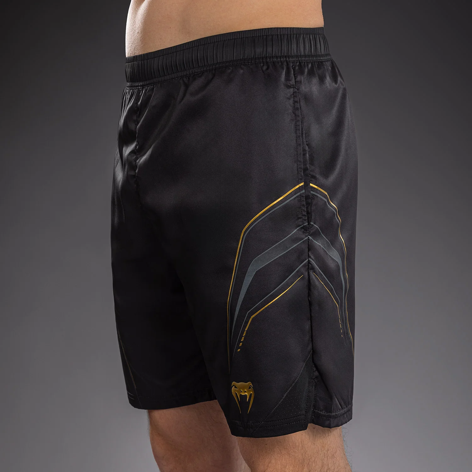 Venum Streamline Trainingsshorts – Schwarz/Gold - Image 5