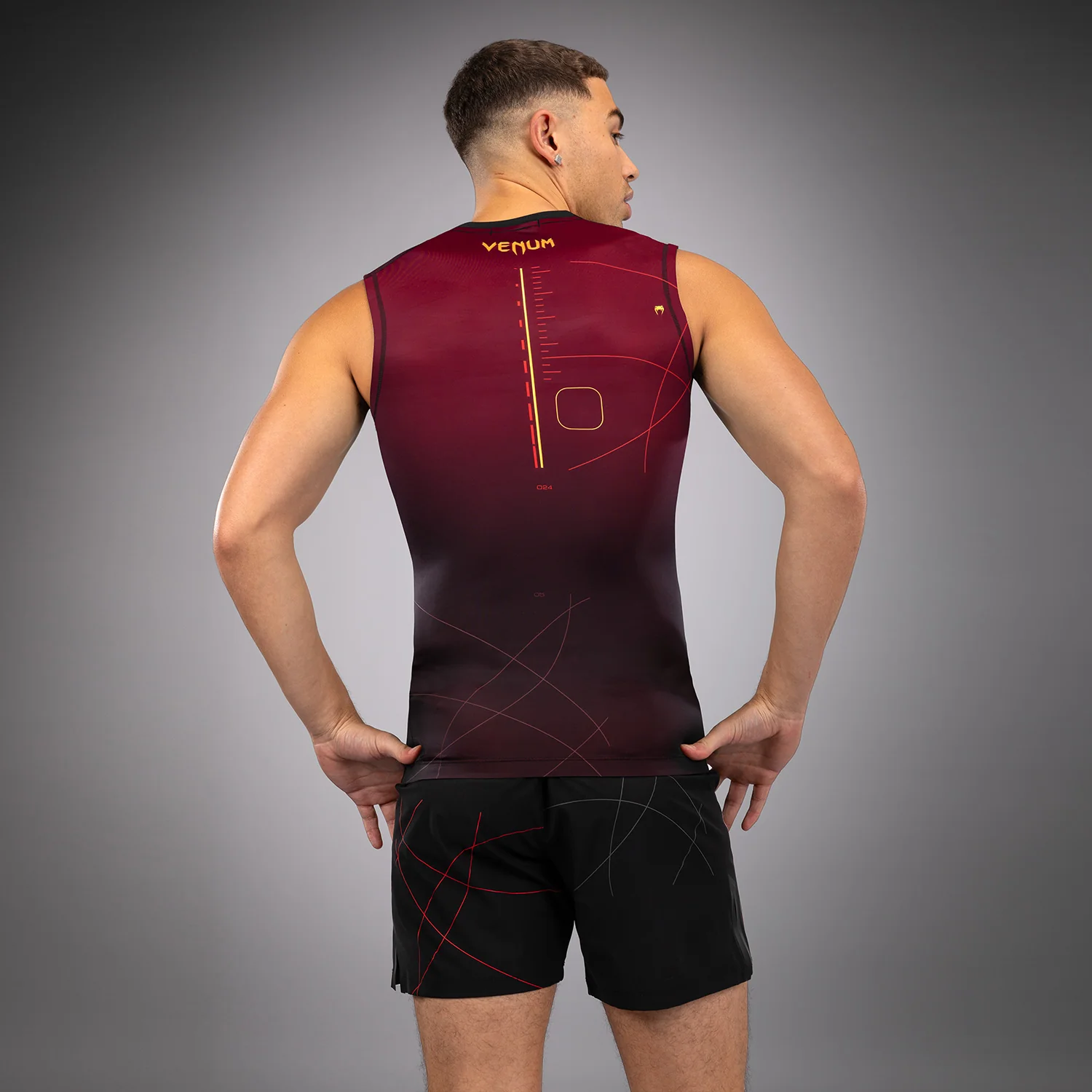 Venum Tactical XT Ärmellos Rashguard für Männer - Schwarz/Burgund/Gold - Image 3
