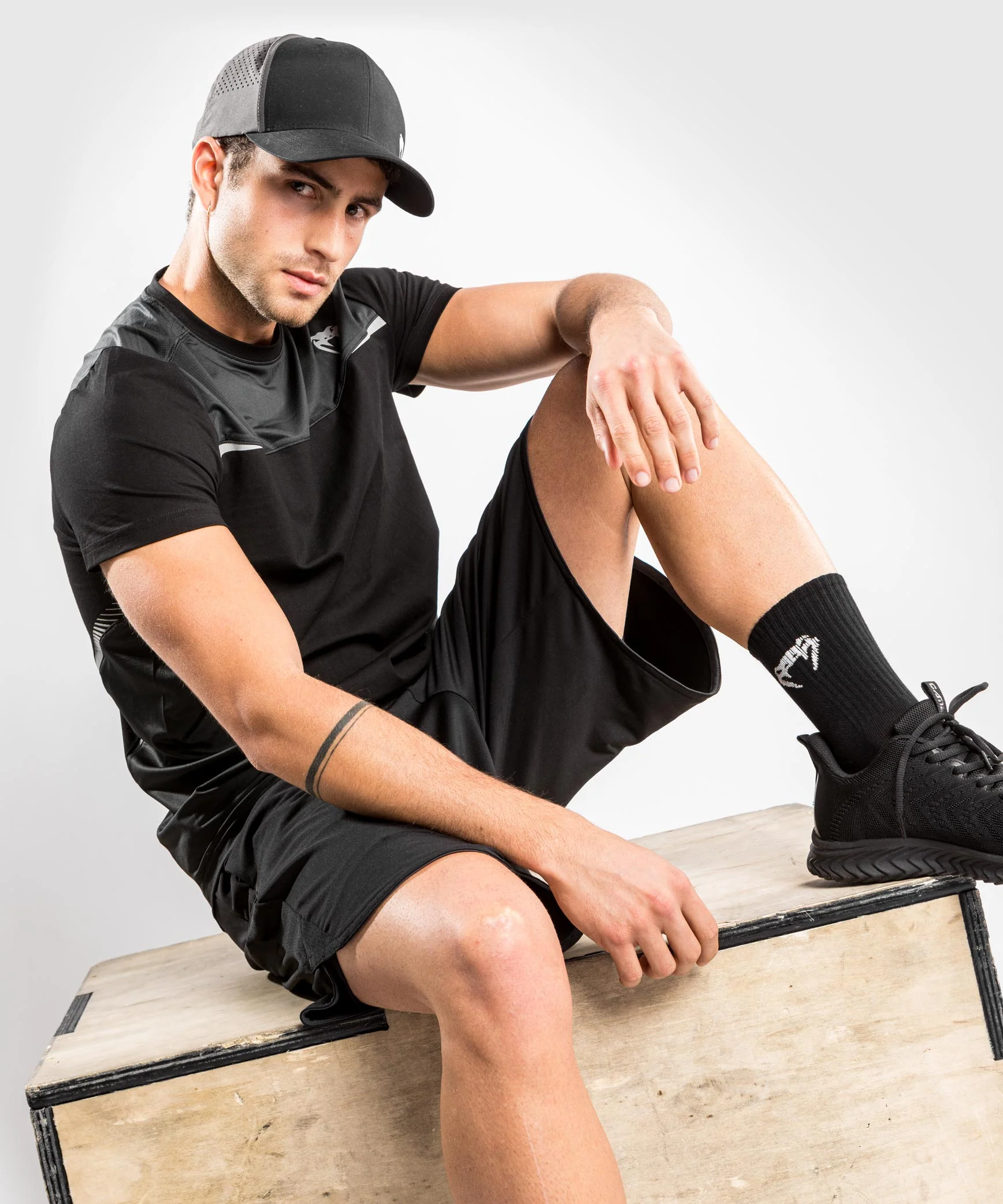 Venum Tempest 2.0 T-shirt : Schwarz / Grau - Image 2
