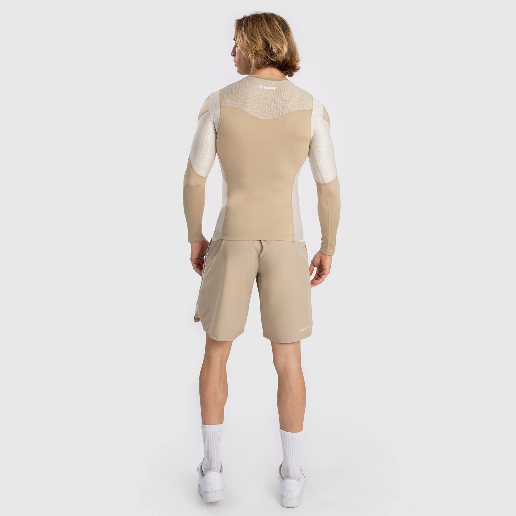 Venum Tempest Herren Langarm Rashguard - Beige/Sand - Image 3