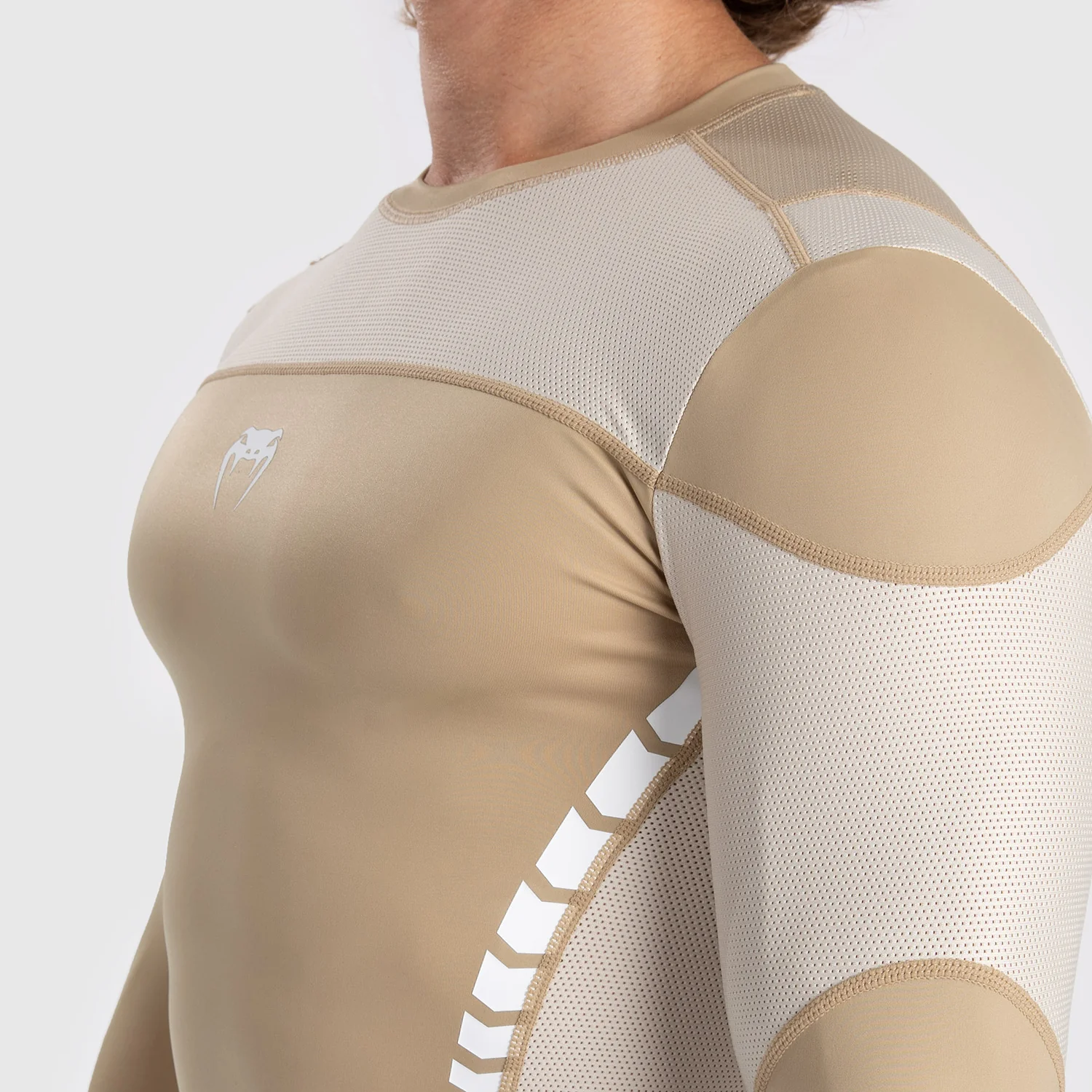 Venum Tempest Herren Langarm Rashguard - Beige/Sand - Image 4
