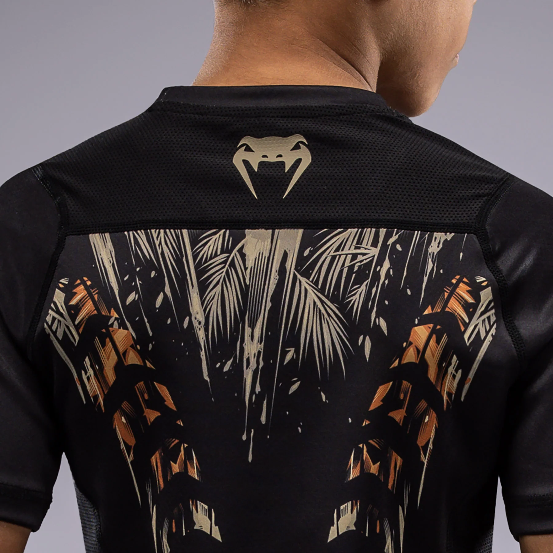 Venum Tiger Kinder Kurzarm Rashguard - Schwarz/Neon Orange - Image 2