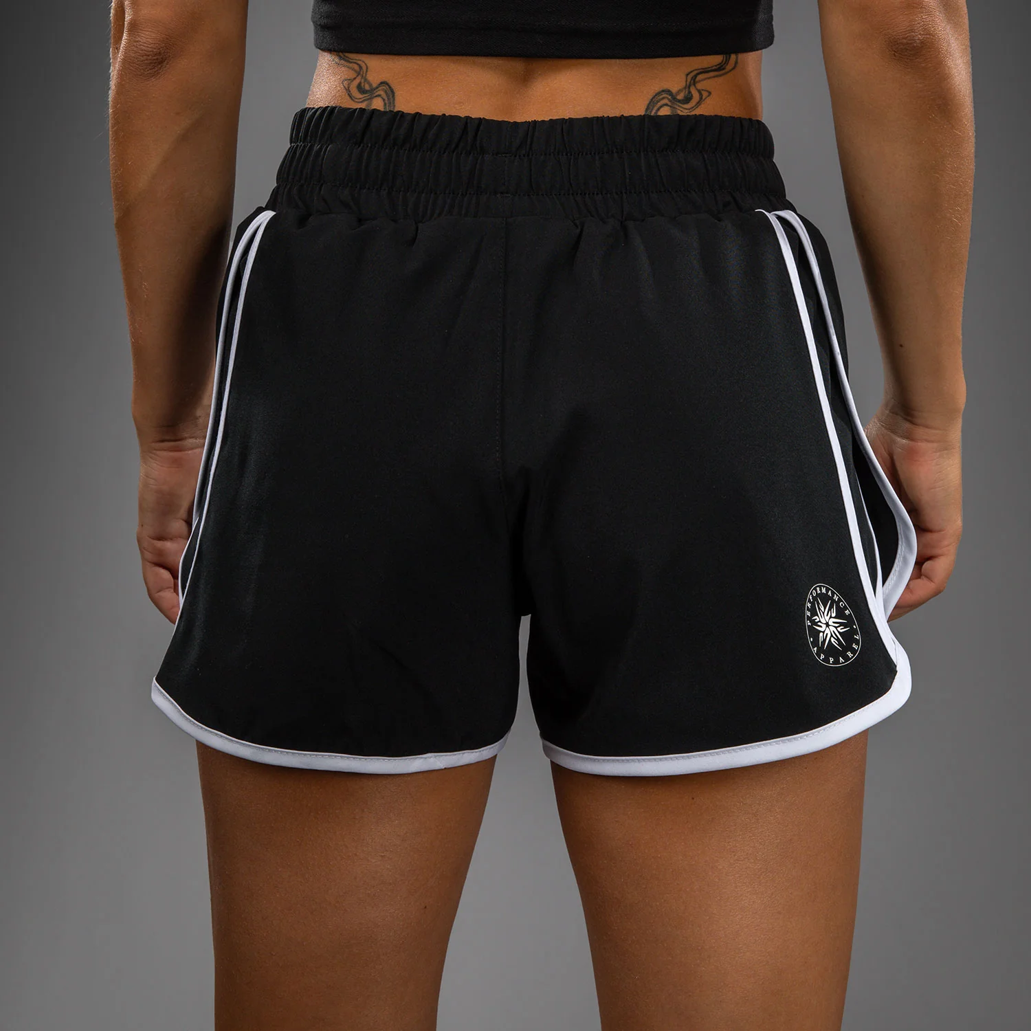 Venum Twilight Damen Trainingsshorts - Schwarz/Weiß - Image 6