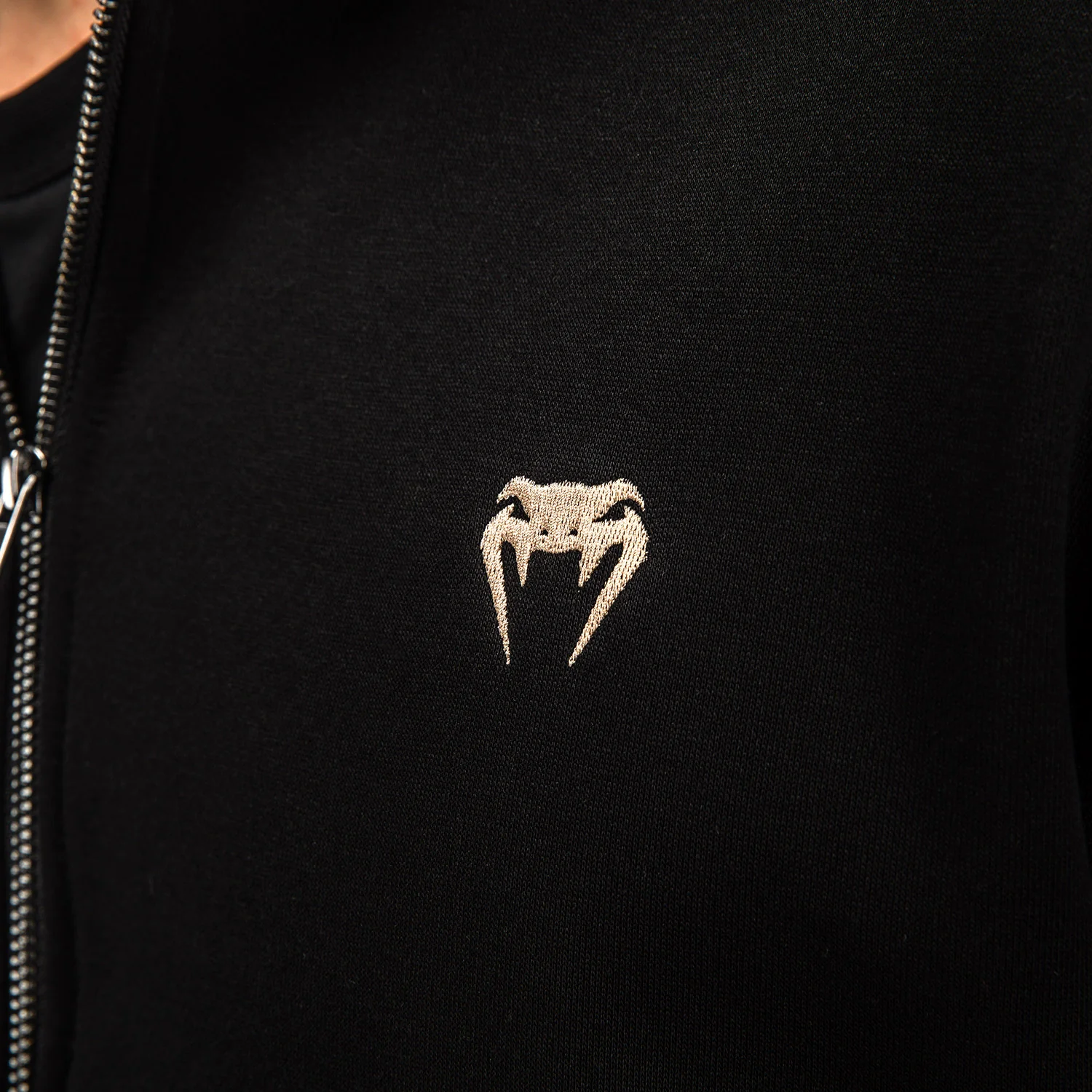 Venum Urban Gi Kapuzenpullover mit Reißverschluss – Schwarz - Image 4