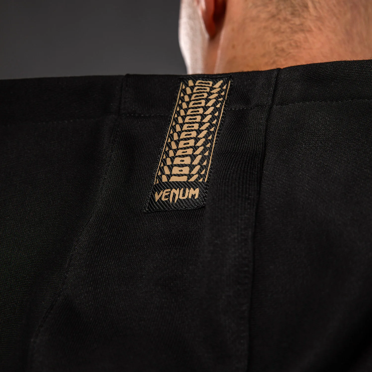 Venum Urban Gi Kapuzenpullover mit Reißverschluss – Schwarz - Image 5