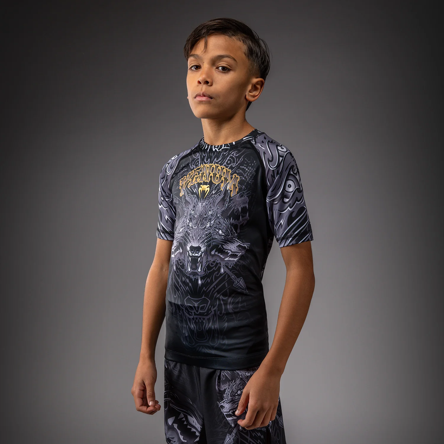 Venum Wolf Atak Kinder Kurzarm Rashguard – Schwarz/Grau - Image 2