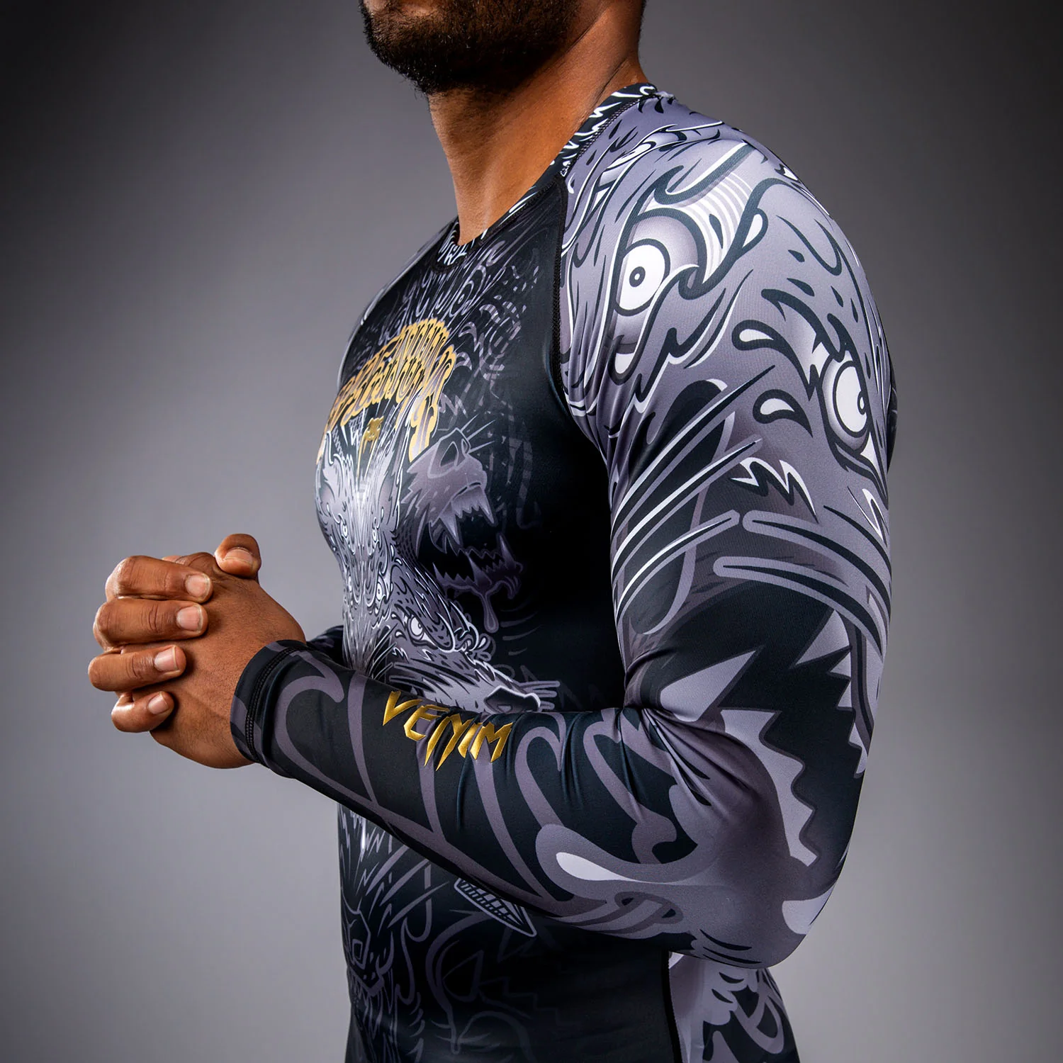 Venum Wolf Atak Langarm Rashguard – Schwarz/Grau - Image 6