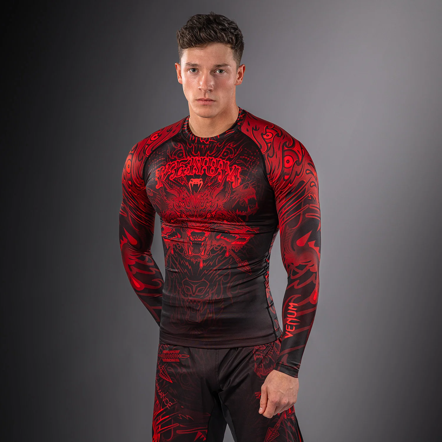 Venum Wolf Atak Langarm Rashguard – Schwarz/Rot