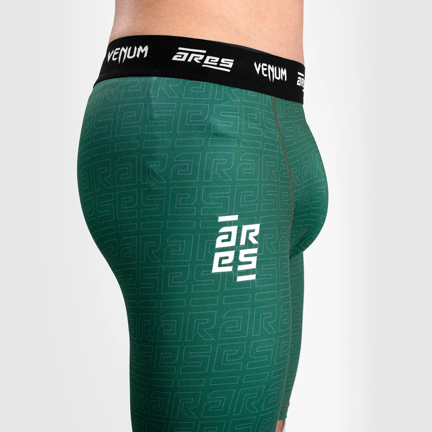 Venum x Ares 2.0 Kompressionsshorts - Khaki - Image 6