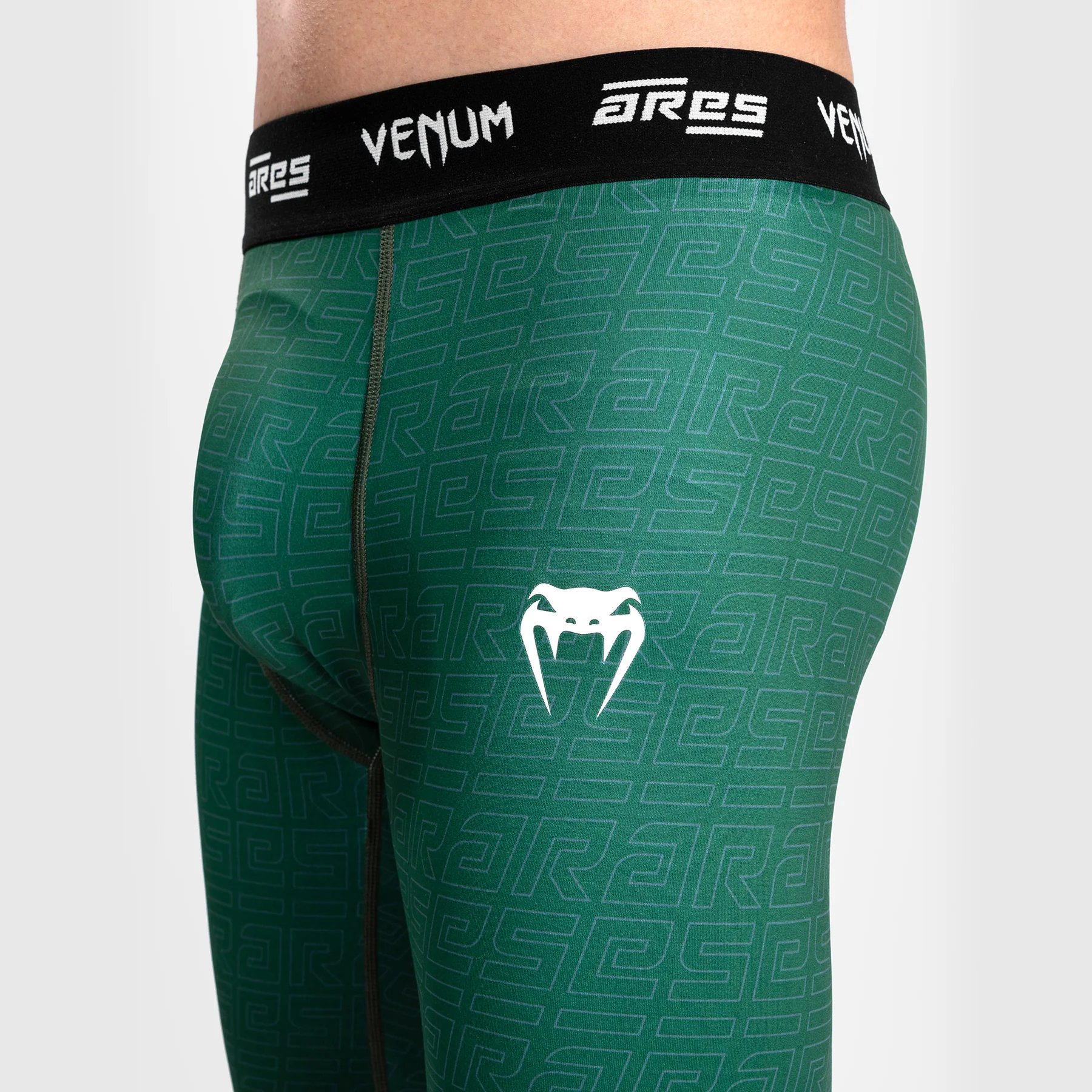Venum x Ares 2.0 Kompressionsshorts - Khaki - Image 7