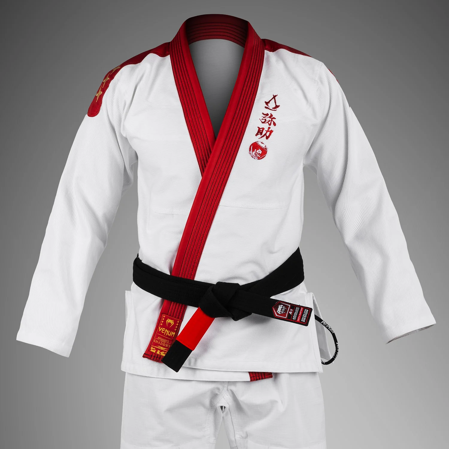 Venum x Assassin’s Creed Shadows BJJ Gi - Weiß/Rot - Image 2