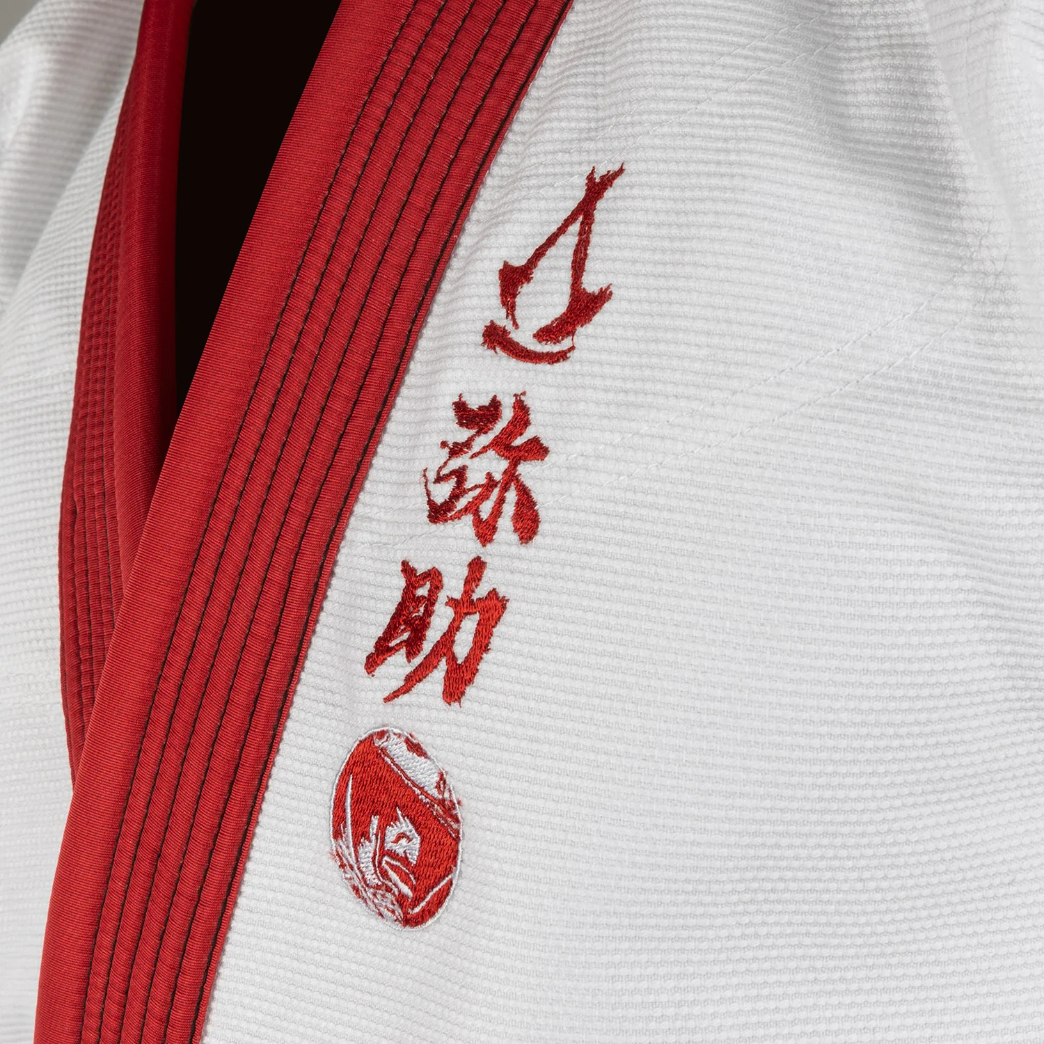Venum x Assassin’s Creed Shadows BJJ Gi - Weiß/Rot - Image 5