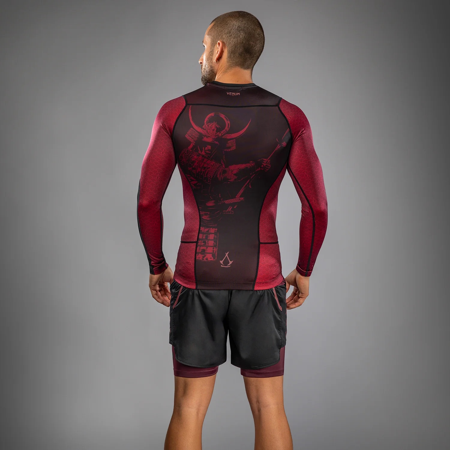 Venum x Assassin’s Creed Shadows Herren Langarm Rashguard - Burgunder/Schwarz
