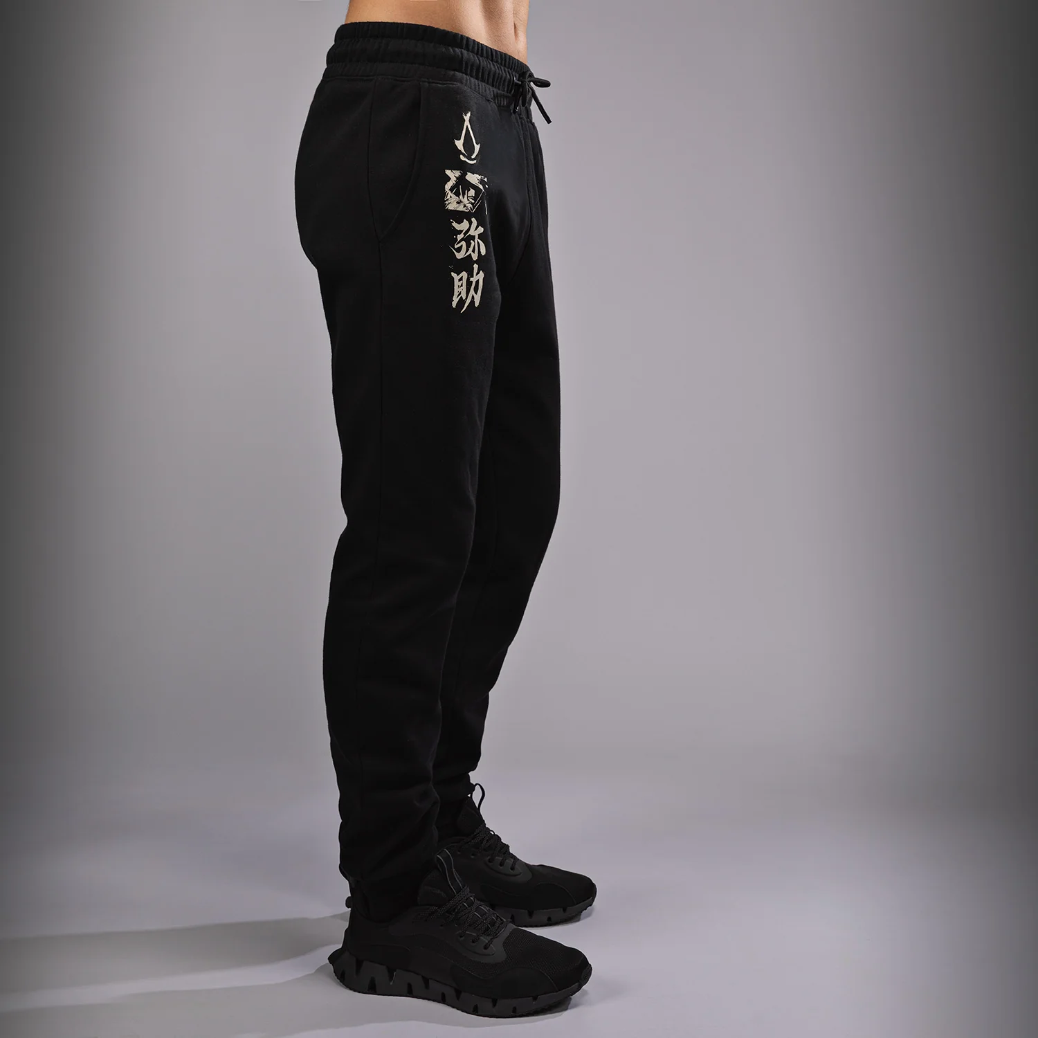 Venum x Assassin’s Creed Shadows Jogger - Schwarz - Image 4