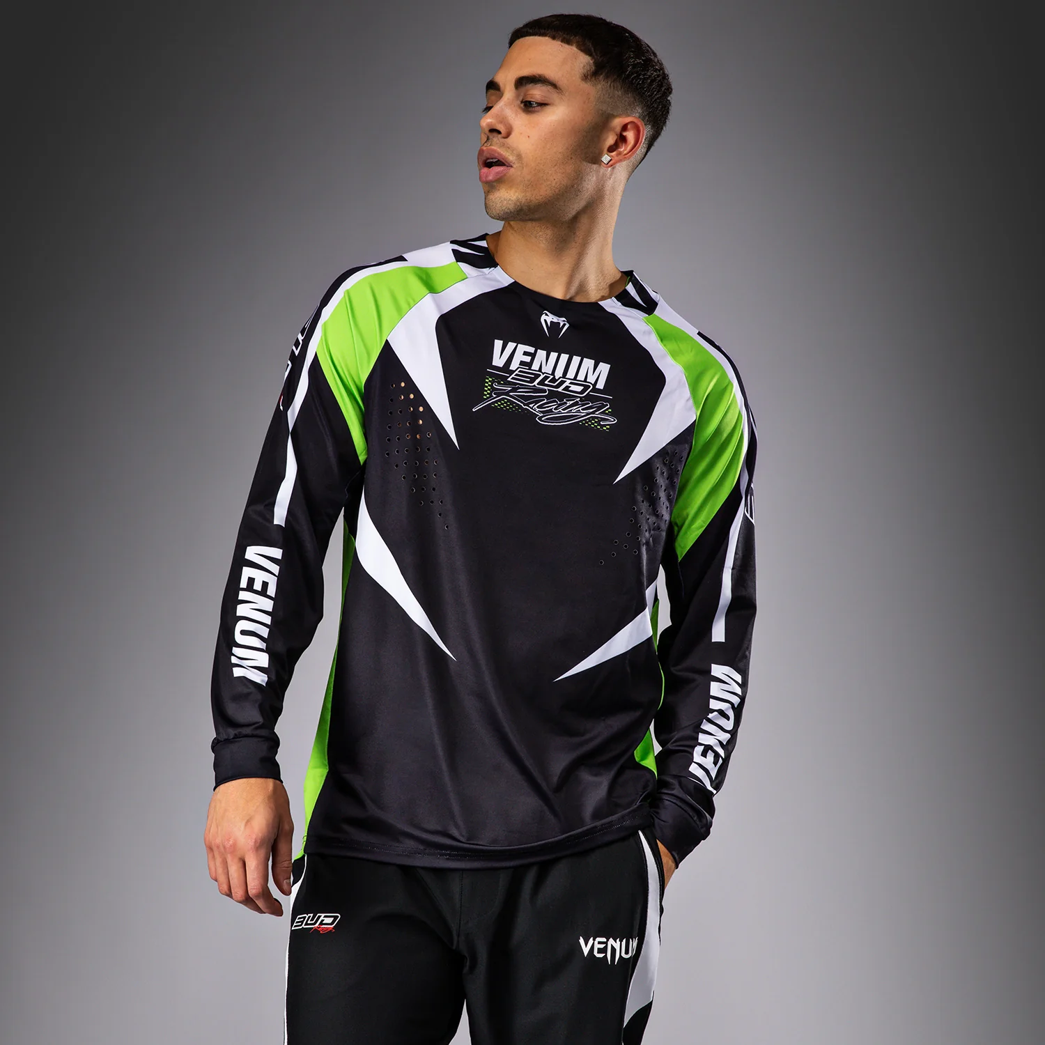 Venum x Bud Racing Herren Dry-Tech T-Shirt - Schwarz/Weiß/Limettengrün - Image 2