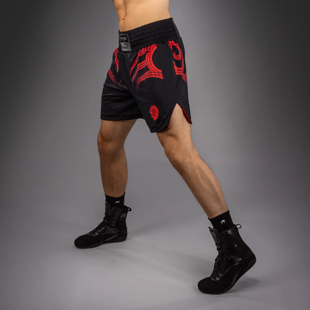 Venum x Mike Tyson Tiger Boxshorts - Tiefschwarz/Intensivrot - Image 2
