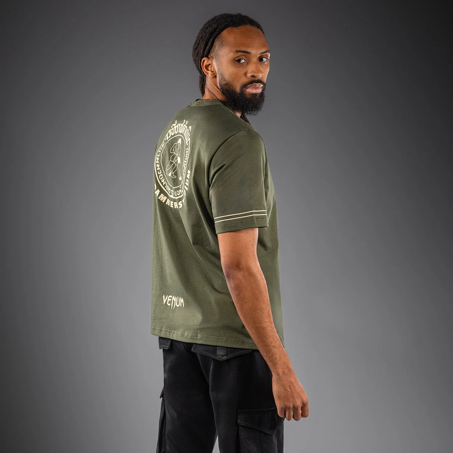 Venum x Rajadamnern T-Shirt - Militärgrün - Image 4