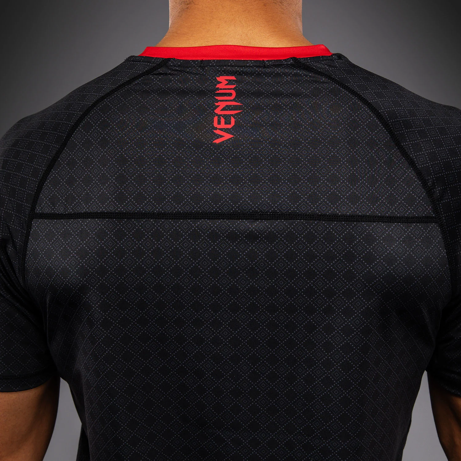Venum x Roger Gracie Signature Dry-Tech-T‑Shirt - Schwarz/Rot - Image 7