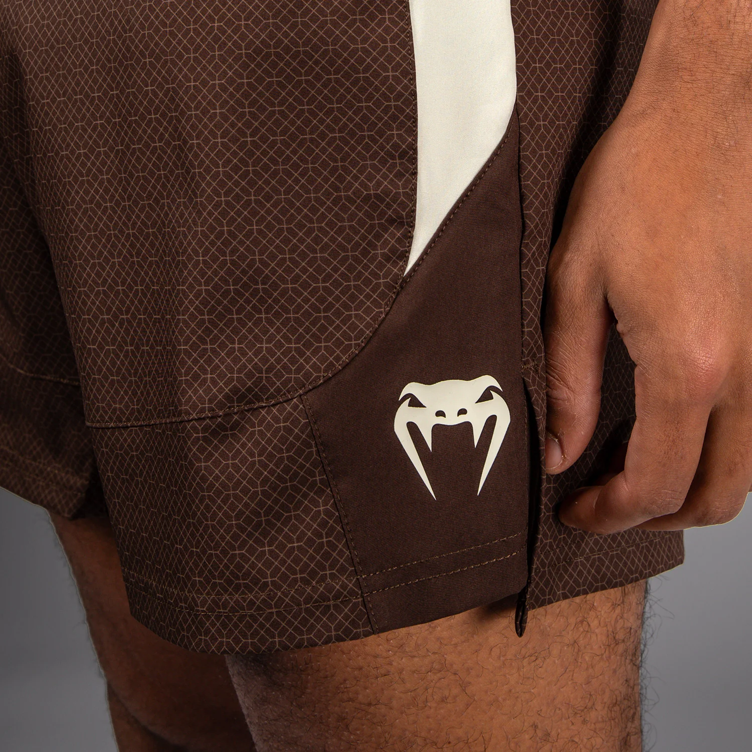 Venum x Roger Gracie Academy Fightshorts - Dunkelbraun - Image 6