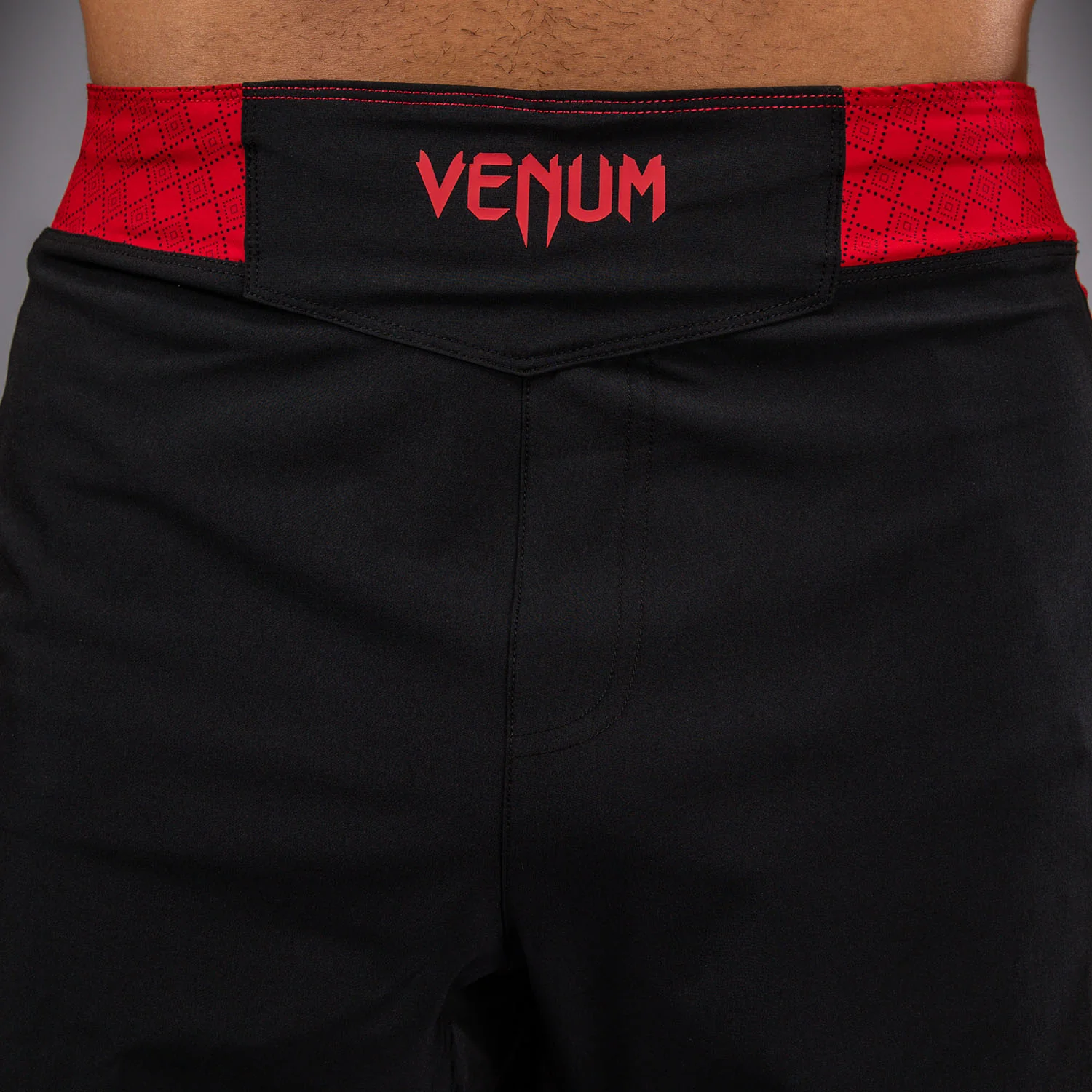 Venum x Roger Gracie Signature Fightshorts - Schwarz/Rot - Image 3