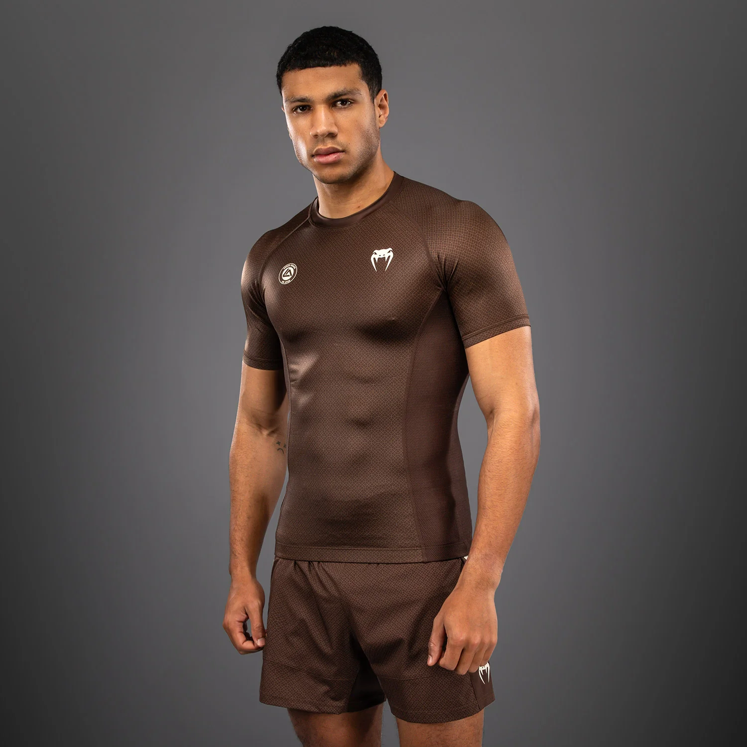 Venum x Roger Gracie Academy Kurzarm Rashguard - Dunkelbraun - Image 3