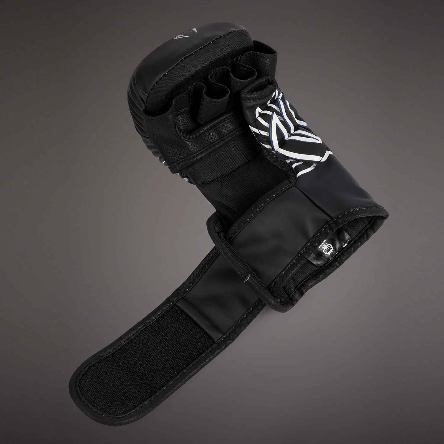 Venum x TEKKEN 8 - Jin Kazama Sparring Handschuhe - Blau/Schwarz/Weiß - Image 4