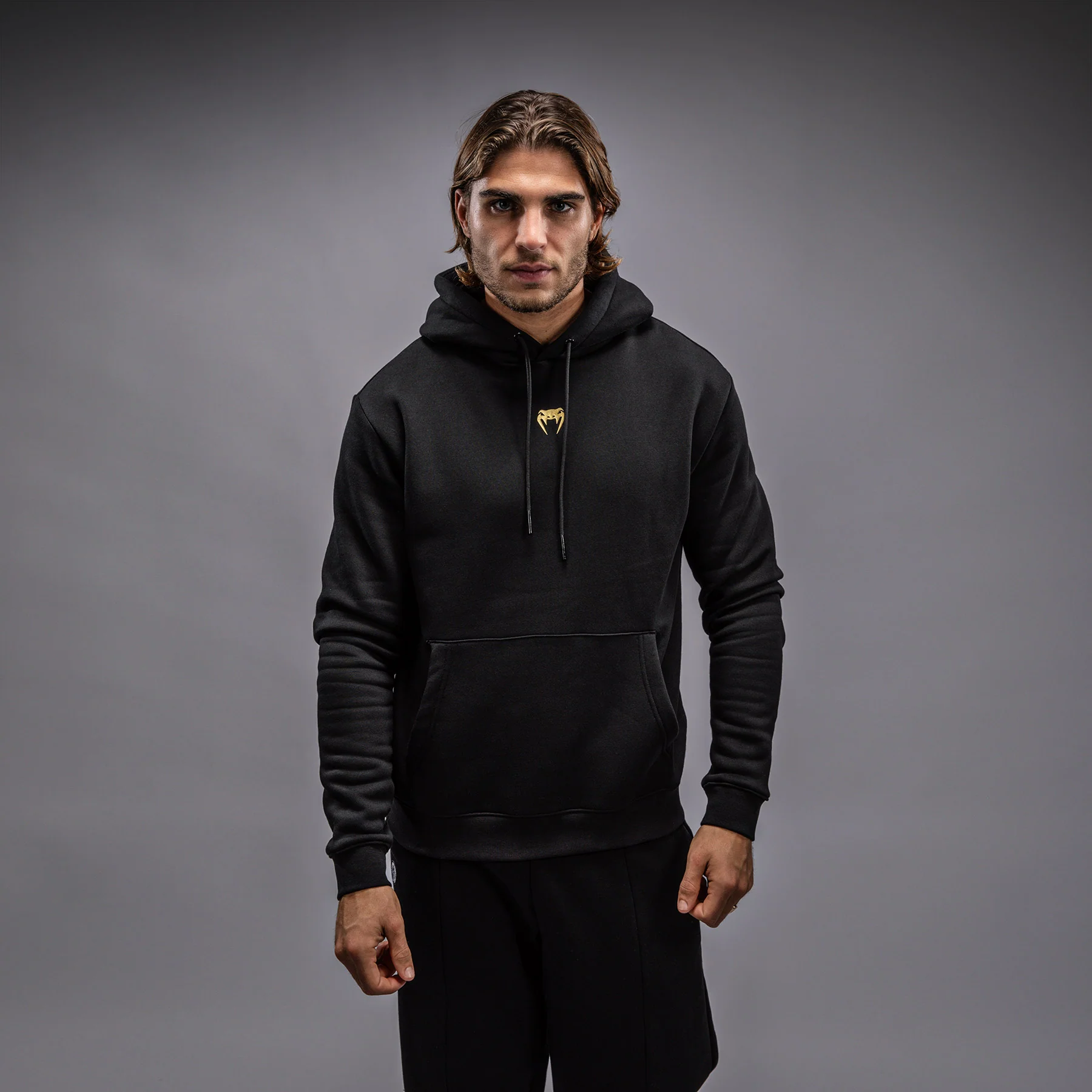 Venum x TEKKEN 8 - Marshall Law Hoodie - Schwarz/Rot/Gold - Image 2