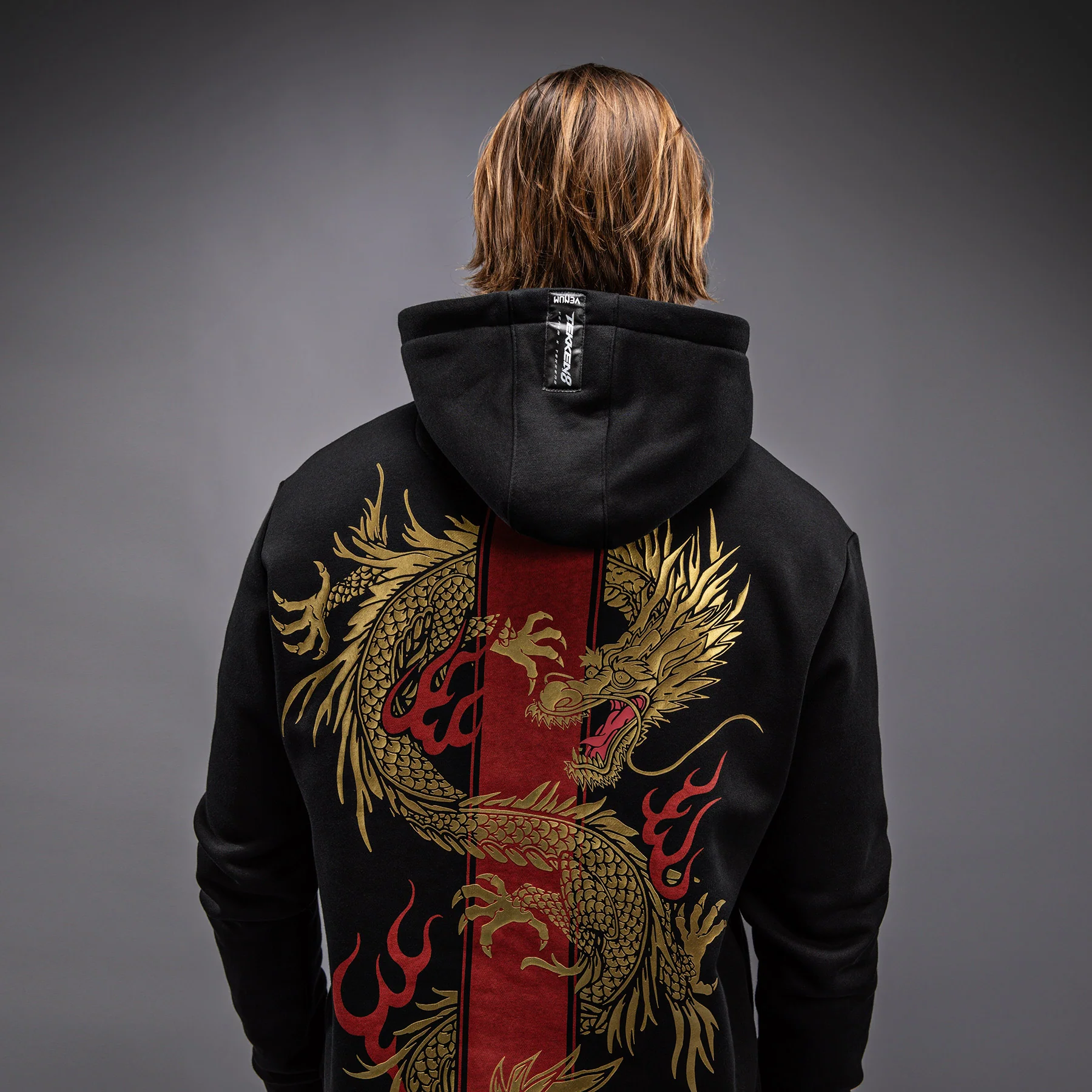 Venum x TEKKEN 8 - Marshall Law Hoodie - Schwarz/Rot/Gold - Image 8
