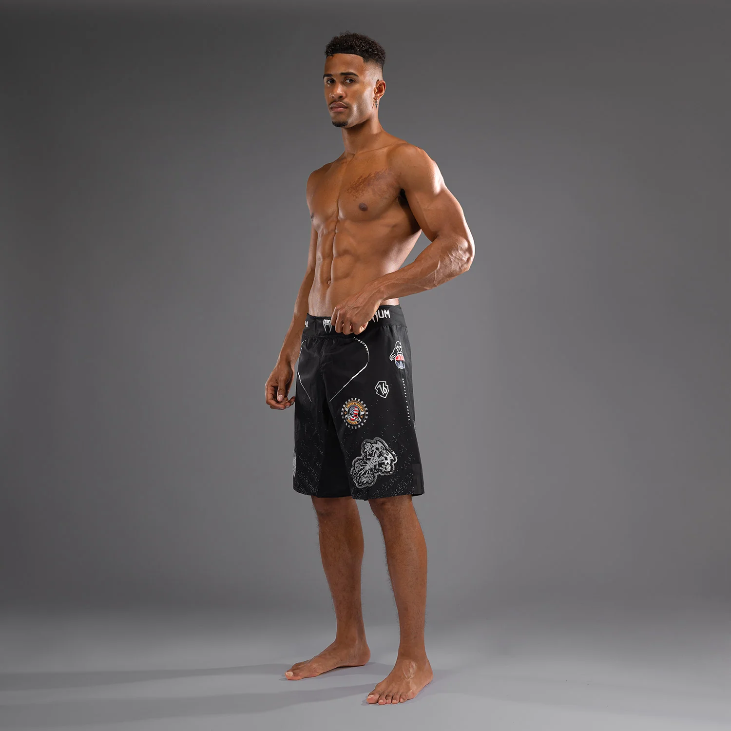 Venum x TEKKEN 8 - Paul Phoenix Fight Shorts - Schwarz - Image 2