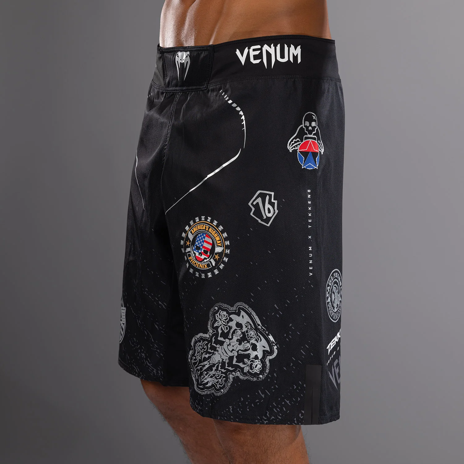 Venum x TEKKEN 8 - Paul Phoenix Fight Shorts - Schwarz - Image 6