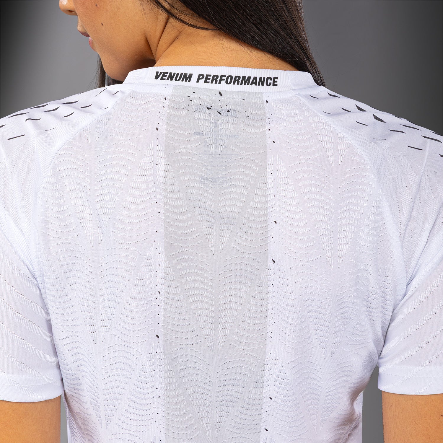 UFC Zenith by Venum Authentic Fight Night Offizielles Walkout-Trikot Damen Personalisiert - Weiß - Image 6